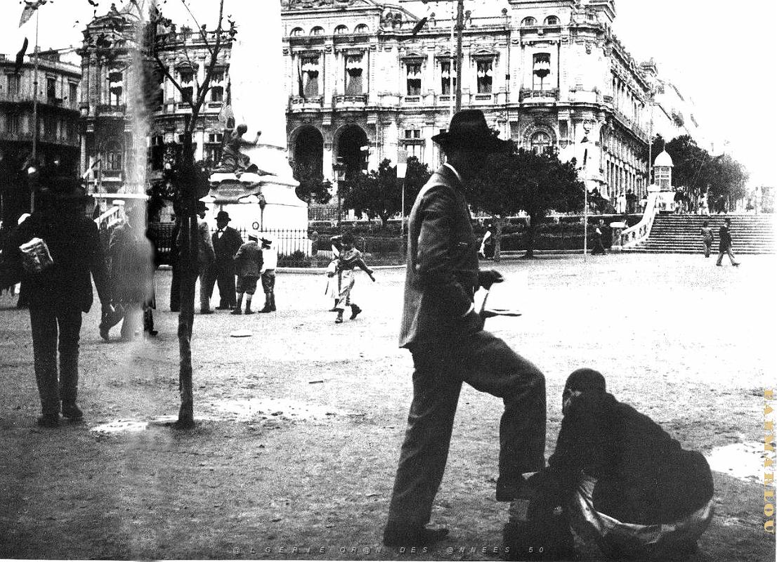 PA i- 17- Place d'armes animee.jpg